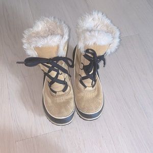 Sorel Caribou Boot Khaki size 6.5